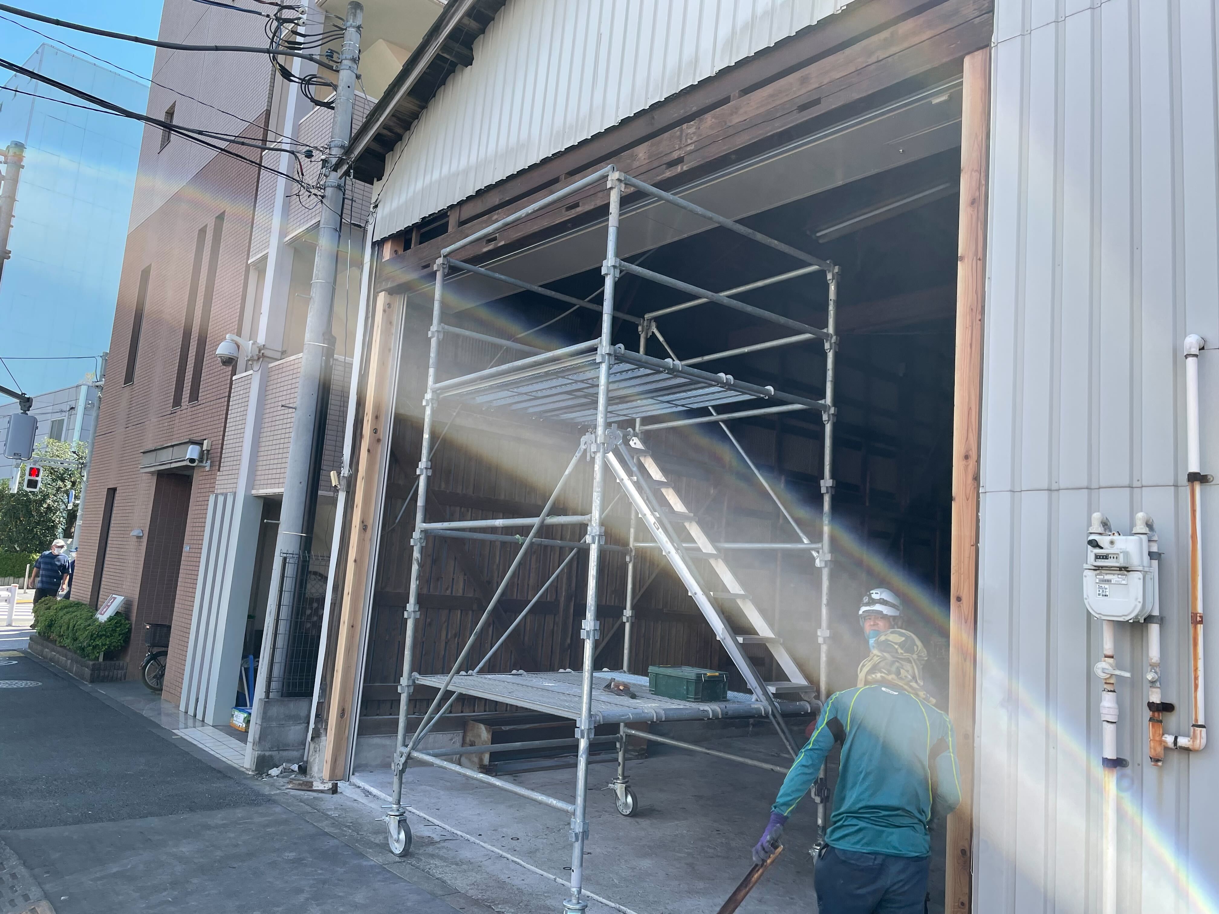 江東区の倉庫シャッター撤去工事（施工前）