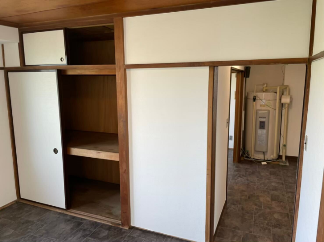 杉並区のアパート部分解体工事の様子（施工前）